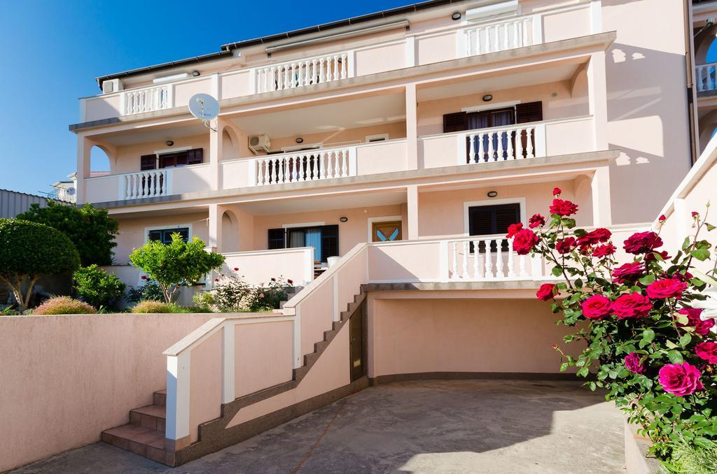 Apartments Dragan Lopar Exterior foto